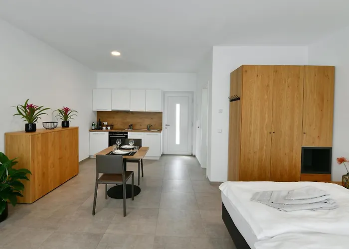 K-stables ホテル トロワヴィエルジュ